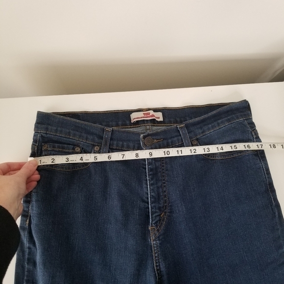 Levi's Perfectly Slimming 512 Bootcut Denim Jeans Size 16M - Picture 4 of 14